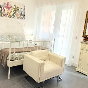 Trastevere For You... 3 Bedrooms , Roma Italia